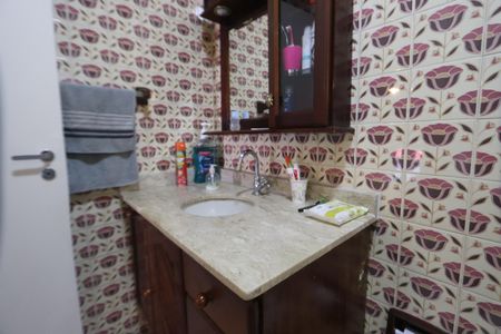 Casa à venda com 275m², 3 quartos e 2 vagasBanheiro Social
