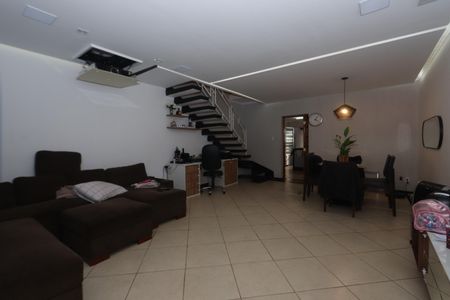 Sala de casa à venda com 3 quartos, 275m² em Vila Antonieta, São Paulo
