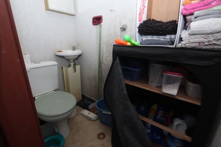 Casa à venda com 275m², 3 quartos e 2 vagasBanheiro de Serviço