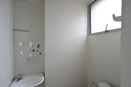 Apartamento para alugar com 98m², 3 quartos e 1 vaga Apartamento para alugar com 98m², 3 quartos e 1 vagaBanheiro de Servico