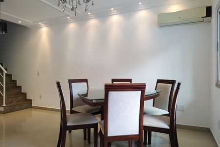 Sala de casa de condomínio para alugar com 3 quartos, 181m² em Pechincha, Rio de Janeiro