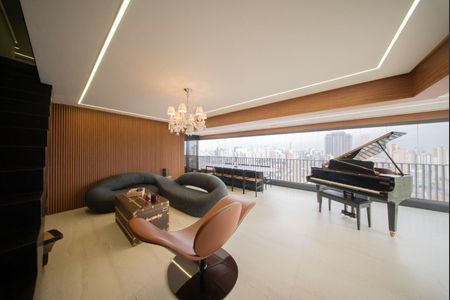Apartamento à venda com 240m², 3 quartos e 4 vagasFoto 02