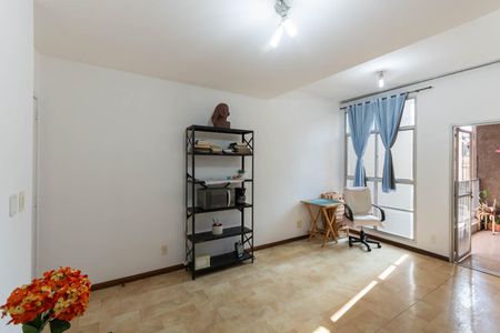 Apartamento para alugar com 70m², 2 quartos e 1 vagaSala