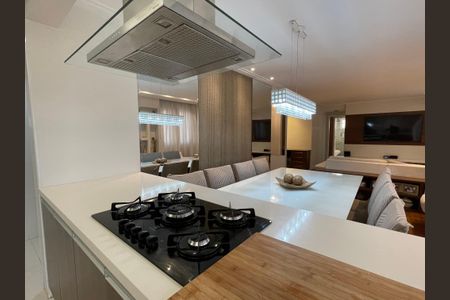 Apartamento à venda com 109m², 2 quartos e 2 vagasCozinha