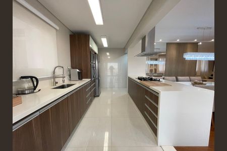 Apartamento à venda com 109m², 2 quartos e 2 vagasCozinha