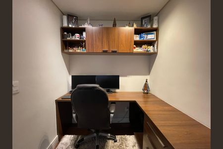 Apartamento à venda com 109m², 2 quartos e 2 vagasEscritório