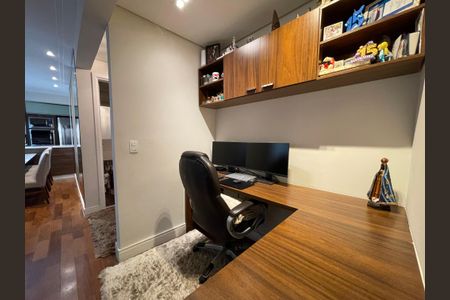 Apartamento à venda com 109m², 2 quartos e 2 vagasEscritório