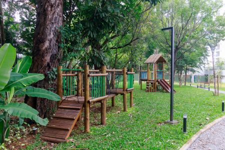 Apartamento à venda com 83m², 2 quartos e 2 vagasÁrea comum - Playground