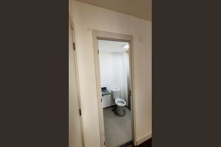 Banheiro de kitnet/studio para alugar com 1 quarto, 31m² em Perdizes, São Paulo