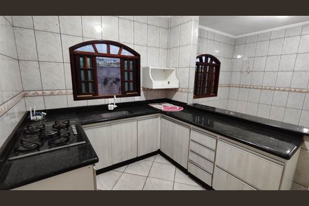 Casa para alugar com 100m², 1 quarto e 2 vagasCozinha