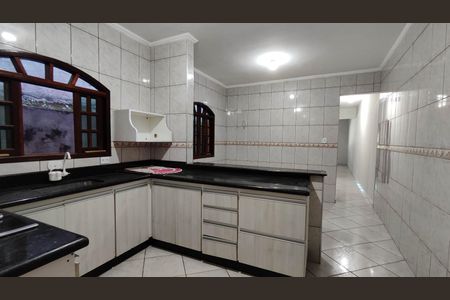 Casa para alugar com 100m², 1 quarto e 2 vagasCozinha