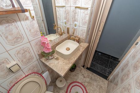 Casa para alugar com 190m², 5 quartos e 3 vagasBanheiro Social 2