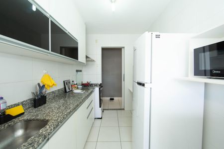Apartamento à venda com 66m², 2 quartos e 2 vagasCOZINHA