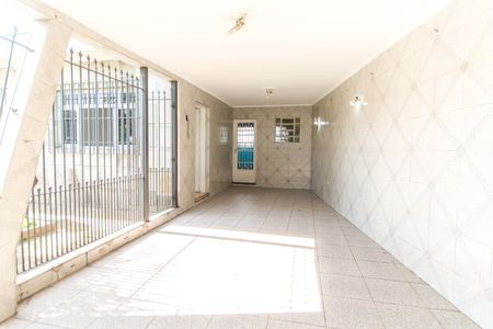 Casa à venda com 218m², 3 quartos e 5 vagas Casa à venda com 218m², 3 quartos e 5 vagasGaragem
