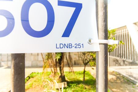 Casa à venda com 218m², 3 quartos e 5 vagas Casa à venda com 218m², 3 quartos e 5 vagasLDNB - 251