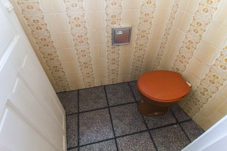 Casa à venda com 218m², 3 quartos e 5 vagas Casa à venda com 218m², 3 quartos e 5 vagasBanheiro de Serviço