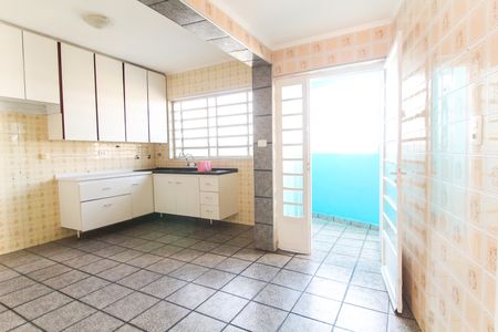 Casa à venda com 218m², 3 quartos e 5 vagas Casa à venda com 218m², 3 quartos e 5 vagasCozinha