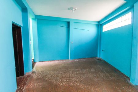 Casa à venda com 218m², 3 quartos e 5 vagas Casa à venda com 218m², 3 quartos e 5 vagasQuintal - Fundos