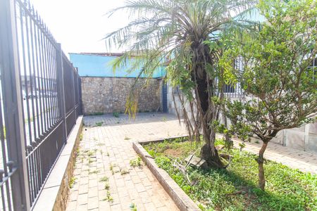 Casa à venda com 218m², 3 quartos e 5 vagas Casa à venda com 218m², 3 quartos e 5 vagasQuintal