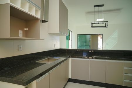 Cozinha de casa para alugar com 3 quartos, 110m² em Itaipuaçu, Maricá