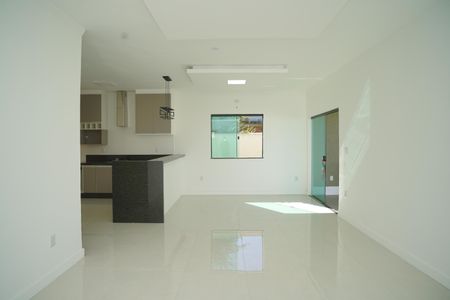 Casa para alugar com 110m², 3 quartos e 4 vagasSala