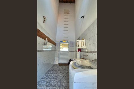 Casa à venda com 242m², 3 quartos e 4 vagasÁrea de Serviço
