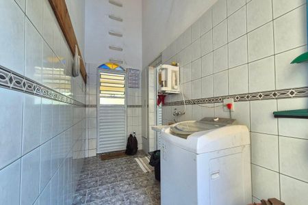 Casa à venda com 242m², 3 quartos e 4 vagasÁrea de Serviço