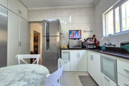 Casa à venda com 242m², 3 quartos e 4 vagasBanheiro