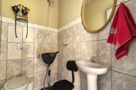 Casa à venda com 242m², 3 quartos e 4 vagasBanheiro de Serviço