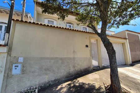Casa à venda com 242m², 3 quartos e 4 vagasFachada do Prédio