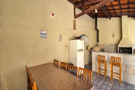 Casa à venda com 242m², 3 quartos e 4 vagasÁrea comum - Churrasqueira