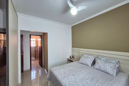 Casa à venda com 242m², 3 quartos e 4 vagasQuarto 3 - Suíte