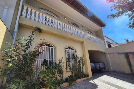 Casa à venda com 242m², 3 quartos e 4 vagasFachada do Prédio