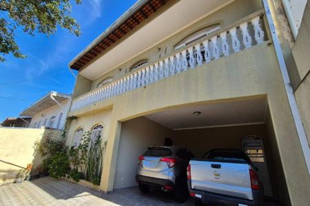 Casa à venda com 242m², 3 quartos e 4 vagasFachada do Prédio
