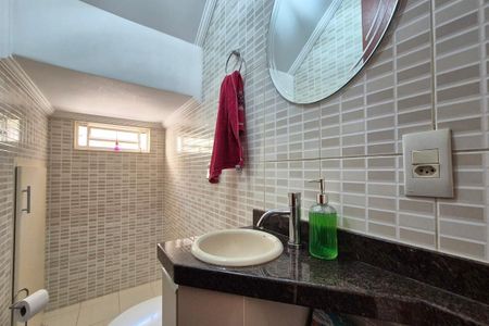 Casa à venda com 242m², 3 quartos e 4 vagasLavabo