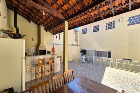 Casa à venda com 242m², 3 quartos e 4 vagasÁrea comum - Churrasqueira