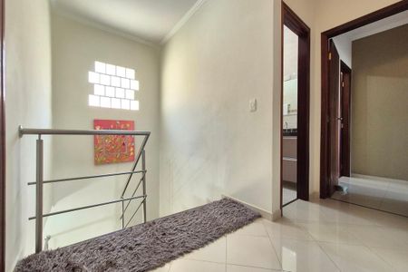 Casa à venda com 242m², 3 quartos e 4 vagasHall dos Quartos 