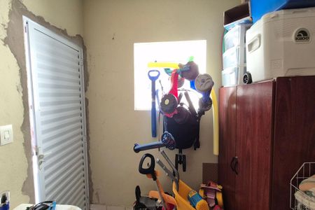 Casa à venda com 242m², 3 quartos e 4 vagasQuarto de Despensa 