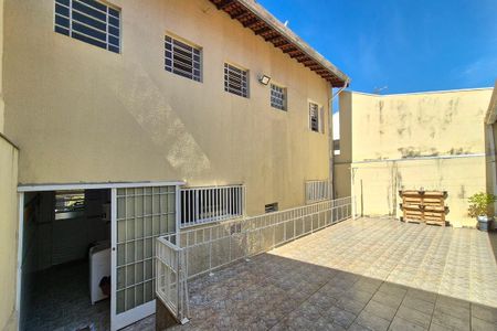 Casa à venda com 242m², 3 quartos e 4 vagasQuintal 