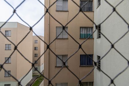 Vista Quarto 1 de apartamento para alugar com 2 quartos, 45m² em Conjunto Habitacional Castro Alves, São Paulo