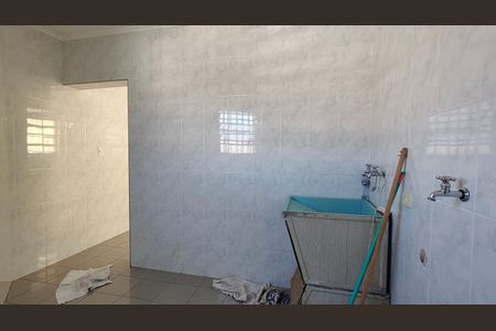 Casa para alugar com 3 quartos, 220m² em Jardim Santa Monica, São Paulo