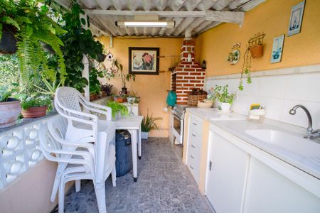 Casa à venda com 200m², 3 quartos e 3 vagasChurrasqueira