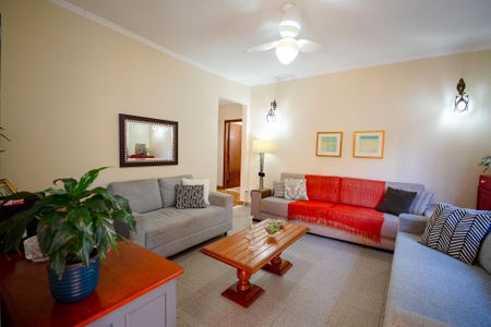 Casa à venda com 200m², 3 quartos e 3 vagasSala