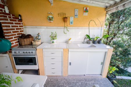 Casa à venda com 200m², 3 quartos e 3 vagasChurrasqueira