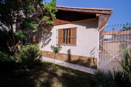 Casa à venda com 200m², 3 quartos e 3 vagasFrente