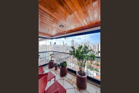 Apartamento à venda com 125m², 4 quartos e 3 vagasVaranda