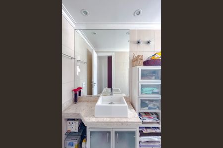 Apartamento à venda com 125m², 4 quartos e 3 vagasBanheiro da Suíte 2