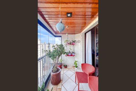 Apartamento à venda com 125m², 4 quartos e 3 vagasVaranda