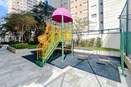 Apartamento à venda com 125m², 4 quartos e 3 vagasÁrea comum - Playground