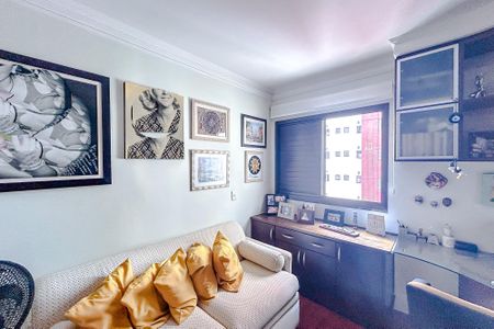 Apartamento à venda com 125m², 4 quartos e 3 vagasQuarto 2 - Suíte